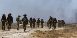 IsraeliSoldiersMoveIntoGaza
